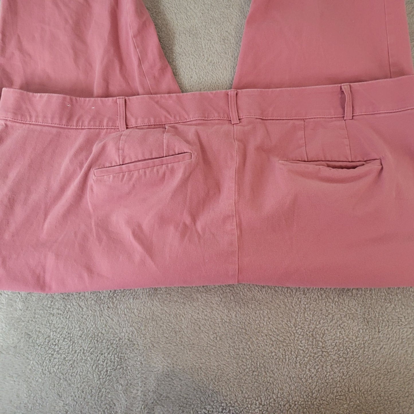 Lane Bryant Womens Pants 28 Plus Allie Capri Pink Scallop Hem Zip Fly Comfy