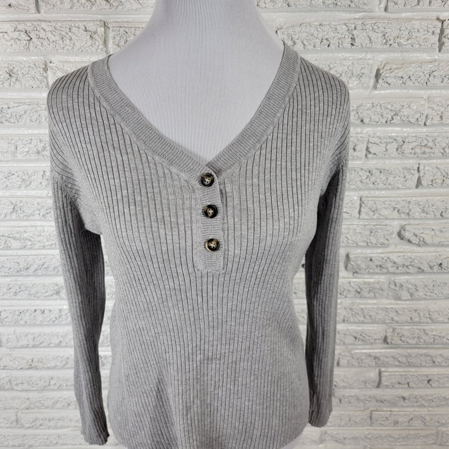 Lety Me Women Sweater Extra Large Quarter Button Gray Ribbed Knit Soft Casual