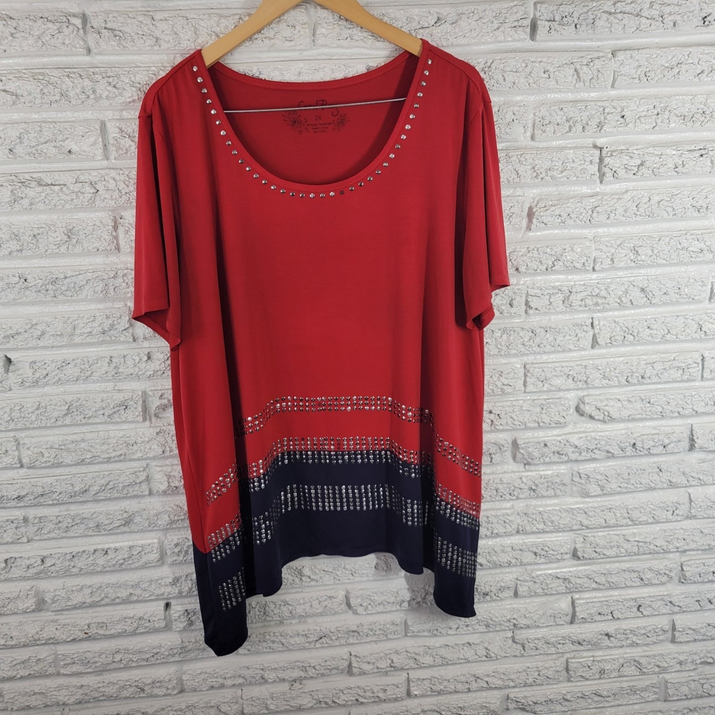Coral Bay Womens Top 2X Plus Tee Short Sleeve Red Blue Studded Asymmetric Comfy