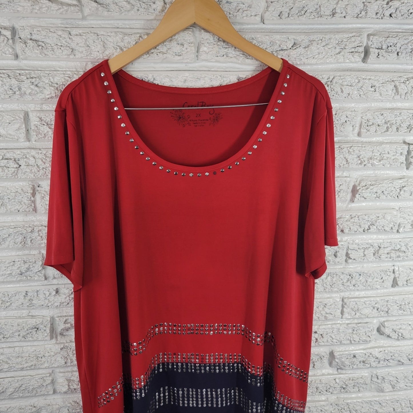 Coral Bay Womens Top 2X Plus Tee Short Sleeve Red Blue Studded Asymmetric Comfy