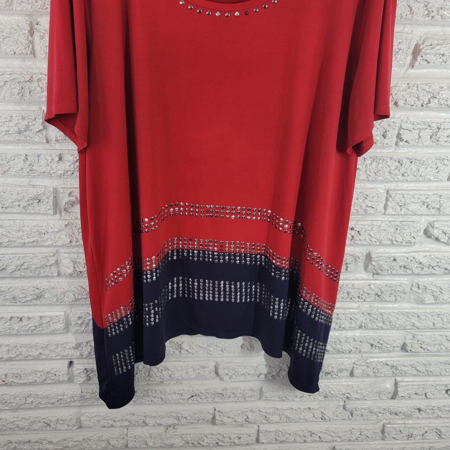 Coral Bay Womens Top 2X Plus Tee Short Sleeve Red Blue Studded Asymmetric Comfy