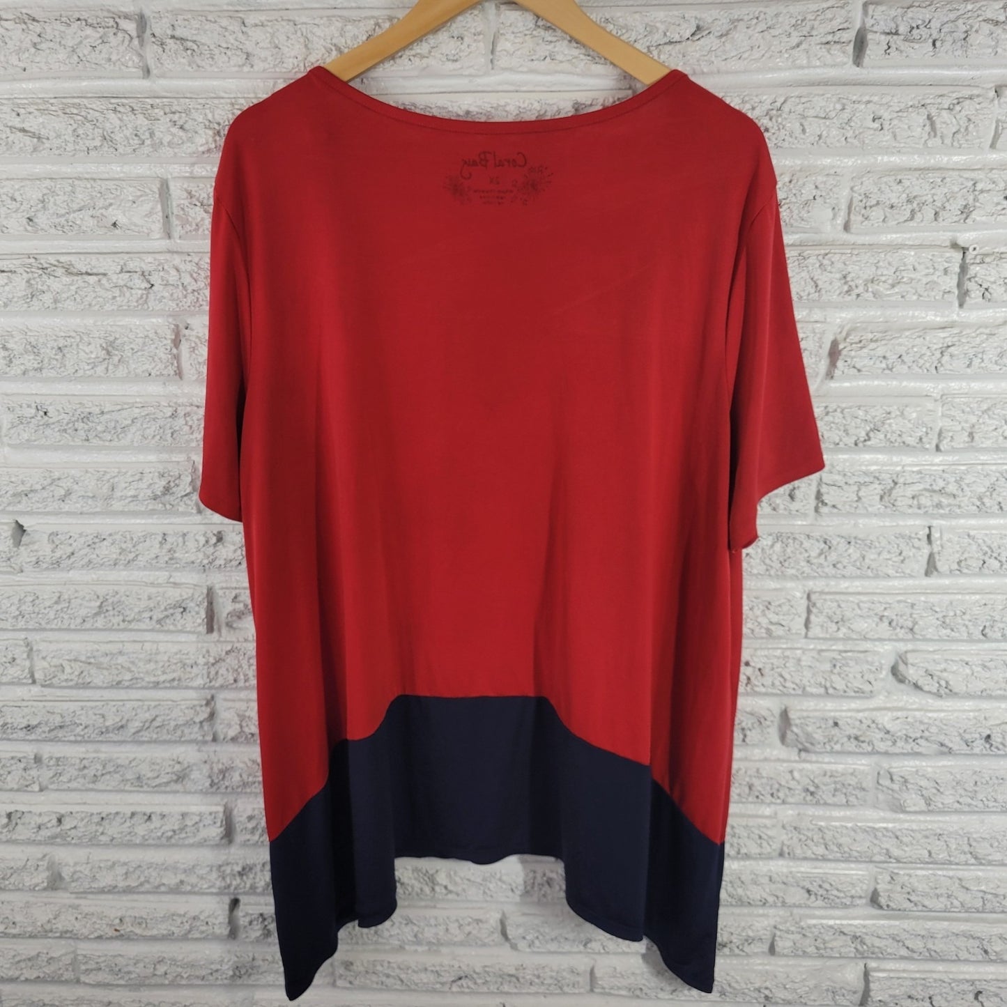 Coral Bay Womens Top 2X Plus Tee Short Sleeve Red Blue Studded Asymmetric Comfy