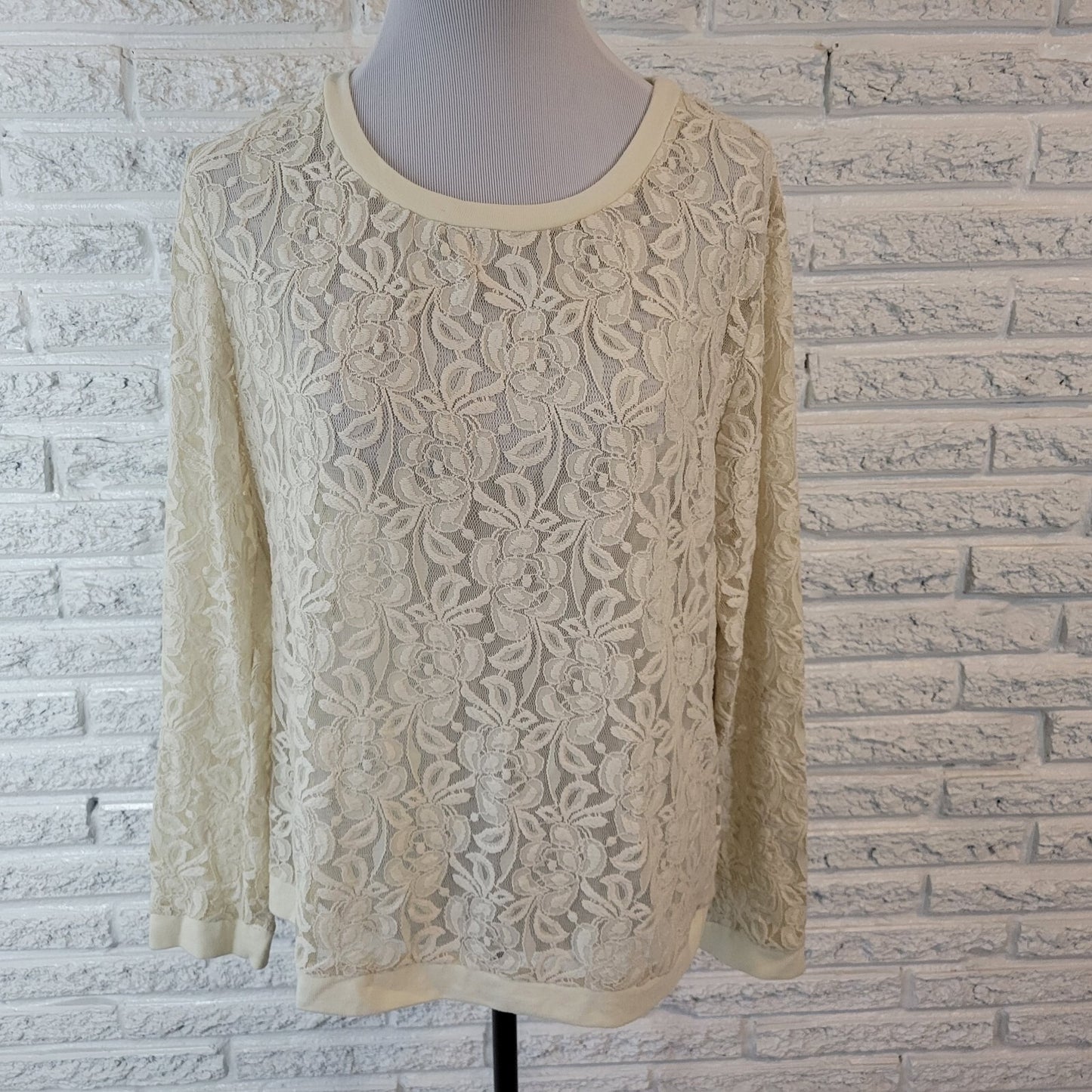 Cato Womens Top Extra Large Long Sleeve White Poly Blend Lightweight Sheer Lace