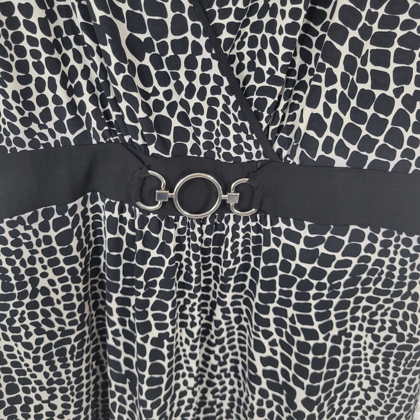 Apt 9 Womens Top Extra Large Sleeveless Black Animal Print Comfy Poly Blend