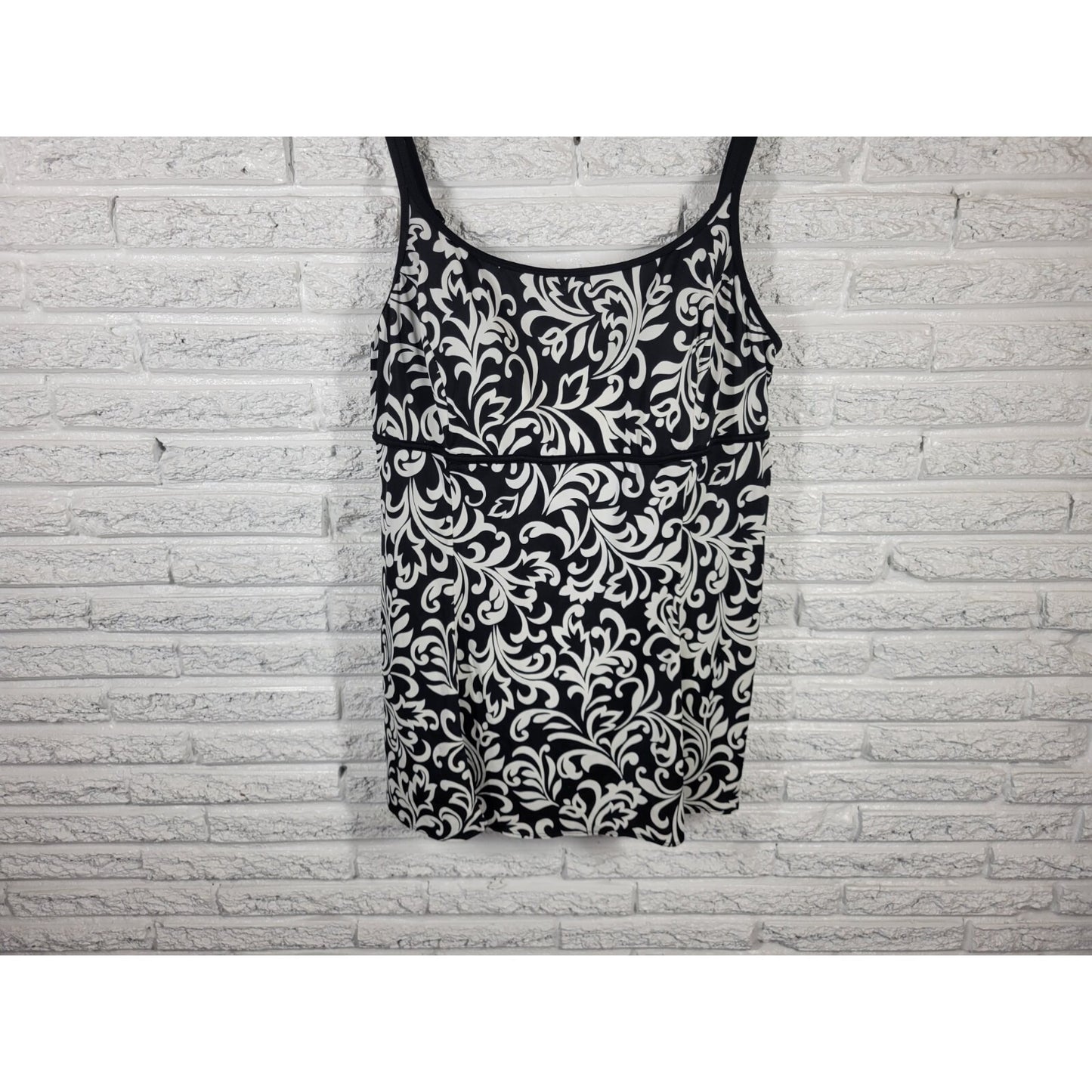 Great Lengths Womens Swimsuit 22 One Piece Skirted Adjustable Spaghetti Black