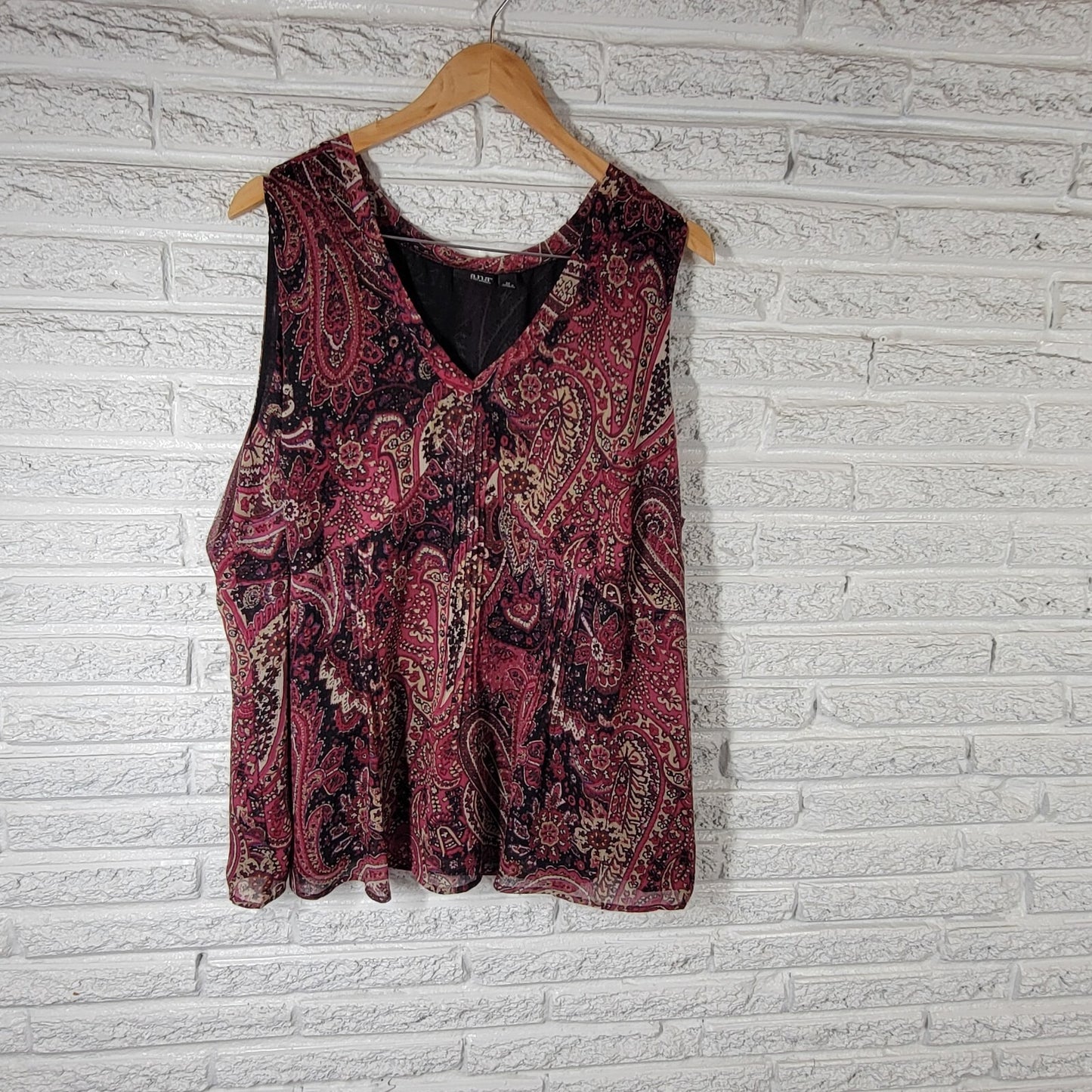 Ana Women Top 3X Plus Sleeveless Burgundy Black Paisley Side Zip Lined Polyester