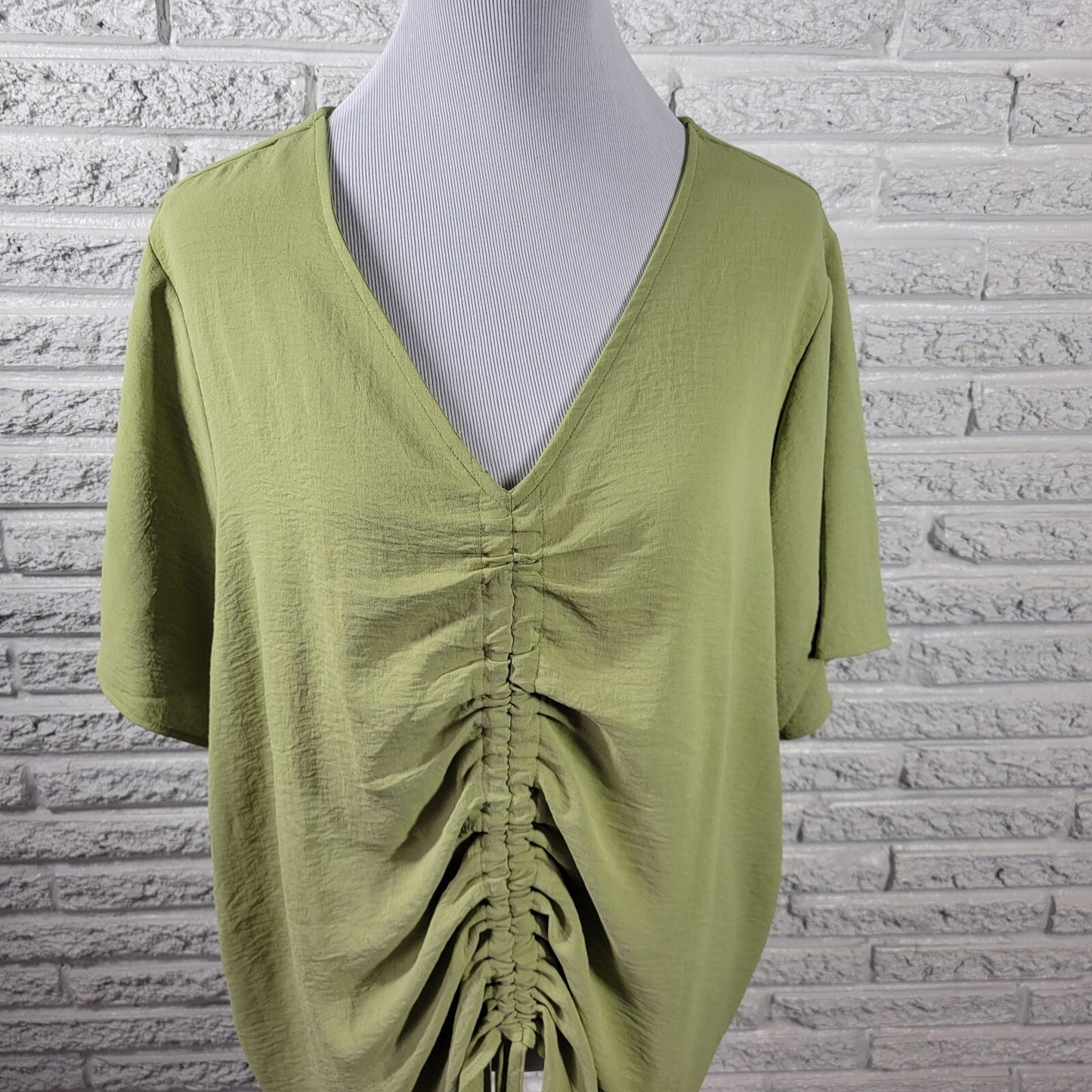 Cato Est 1946 Womens Top 18W 20W Plus Short Sleeve Green Lightweight Polyester