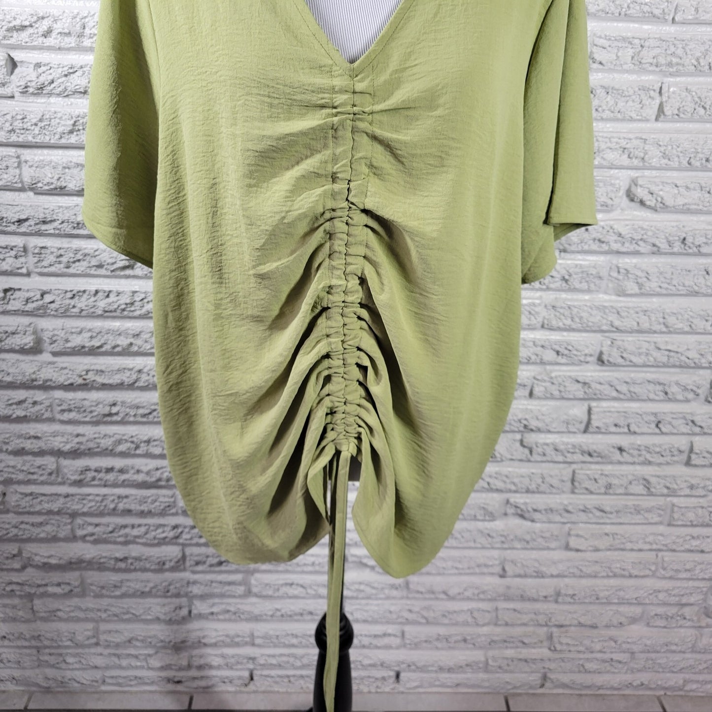 Cato Est 1946 Womens Top 18W 20W Plus Short Sleeve Green Lightweight Polyester