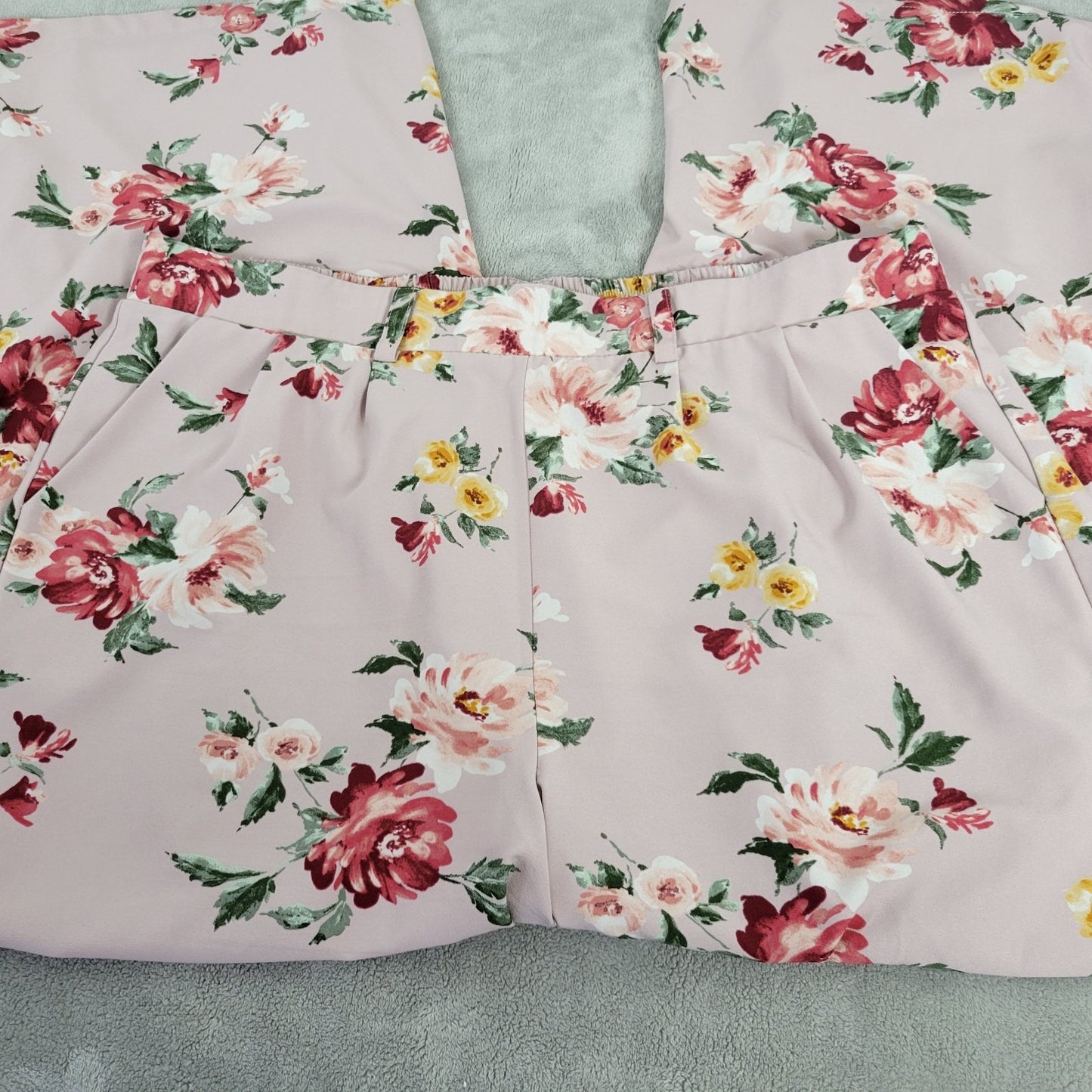 Torrid Womens Pants 3 3X Plus Pull On Lavender Floral Comfy Poly Blend Pockets