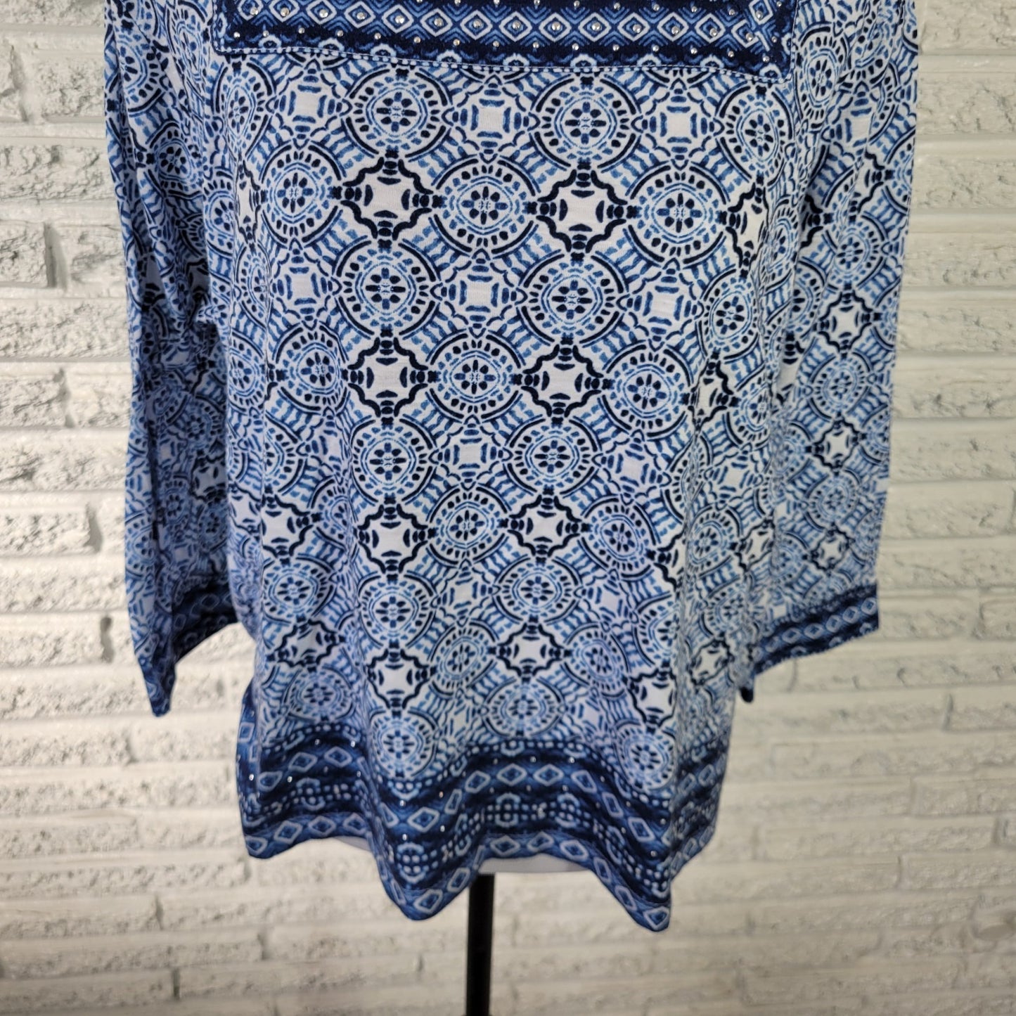 Alfred Dunner PXL Top Blue White Geometric Studded Square Neck Stretch