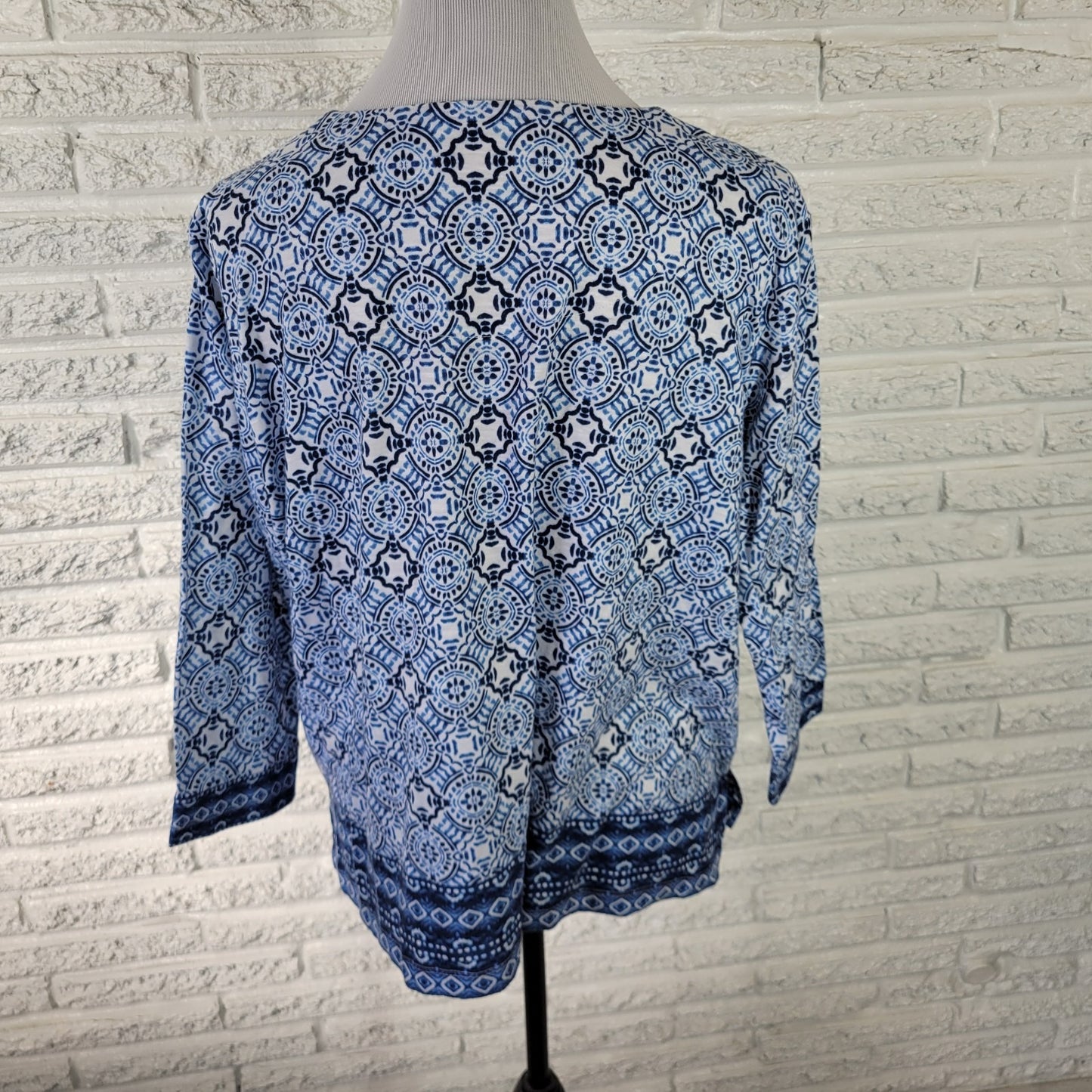 Alfred Dunner PXL Top Blue White Geometric Studded Square Neck Stretch
