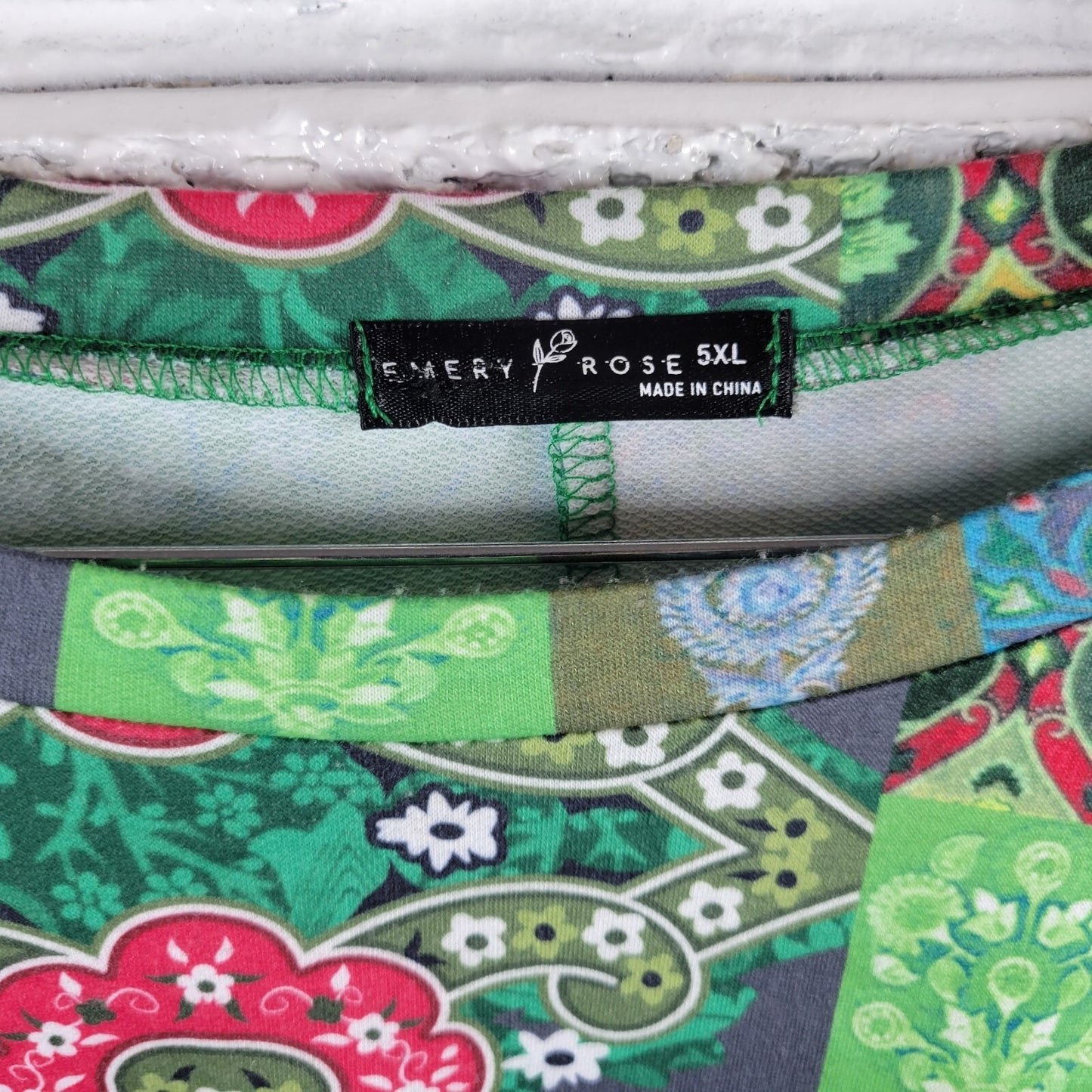 Emery Rose Womens Top 5XL Plus Long Sleeve Green Paisley Poly Blend Casual Comfy