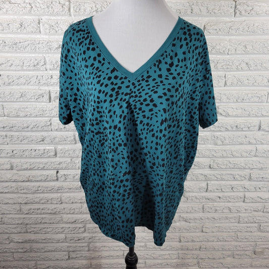 Torrid Heritage Womens Top 1 1X Plus Tee Short Sleeve Green Animal Print Cotton