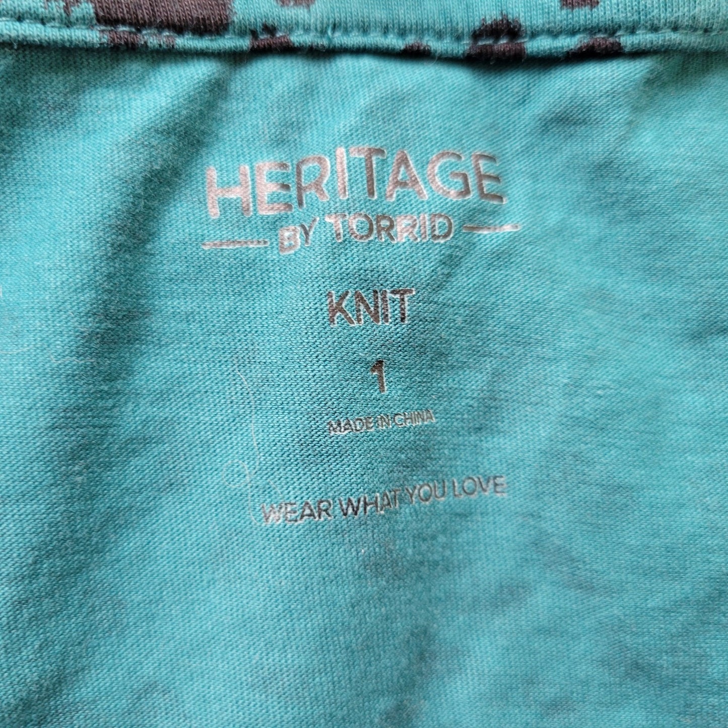Torrid Heritage Womens Top 1 1X Plus Tee Short Sleeve Green Animal Print Cotton