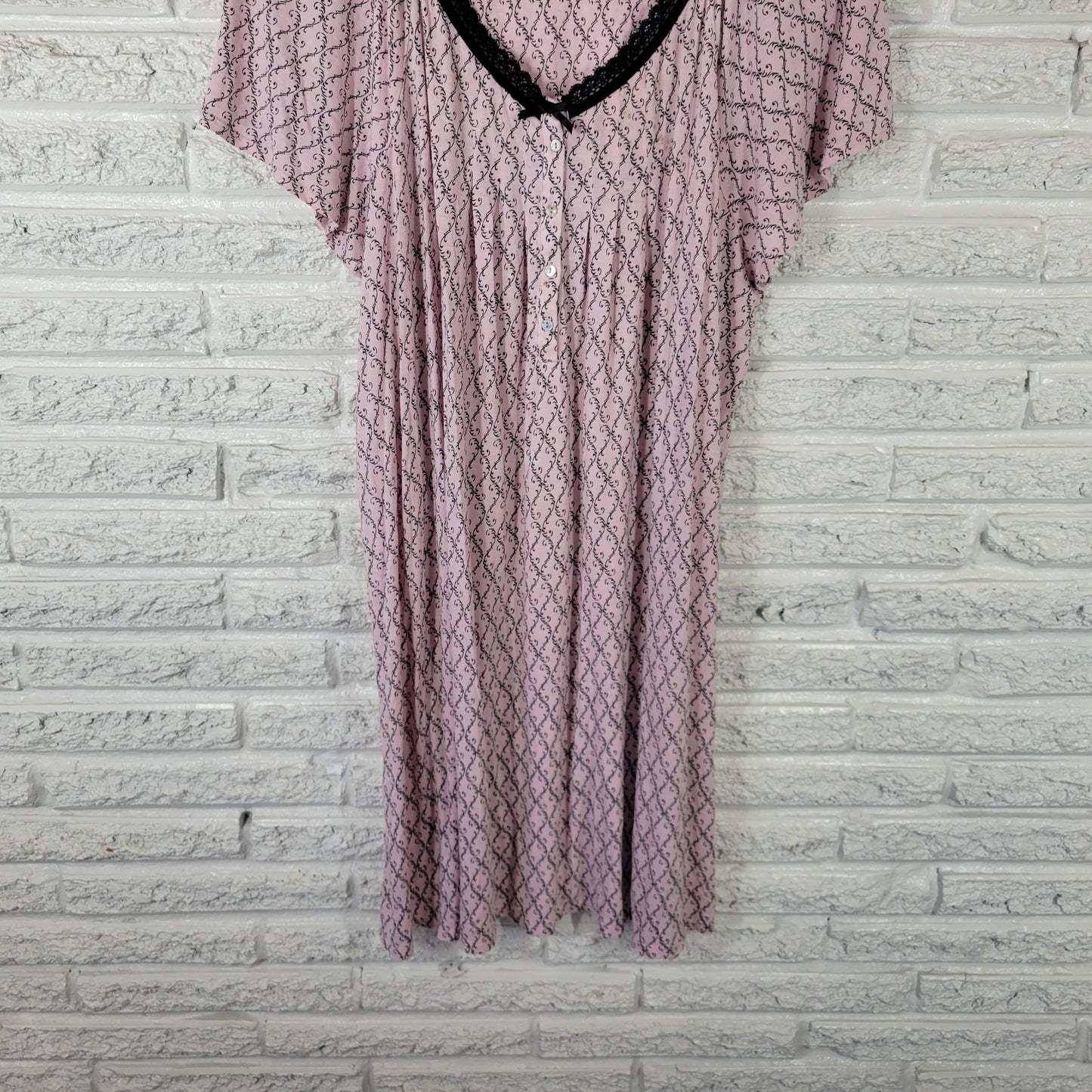 Croft Barrow Womens Nightgown 1X Plus Short Sleeve Pink Geometric Lightweight
