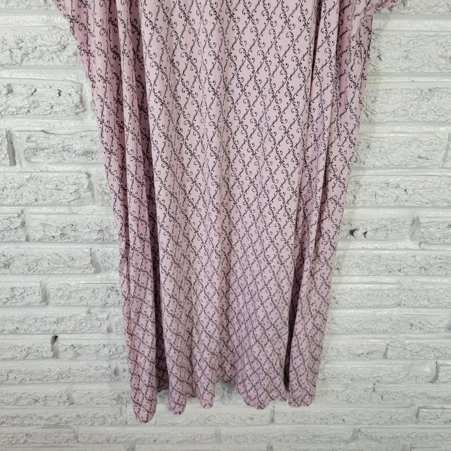 Croft Barrow Womens Nightgown 1X Plus Short Sleeve Pink Geometric Lightweight