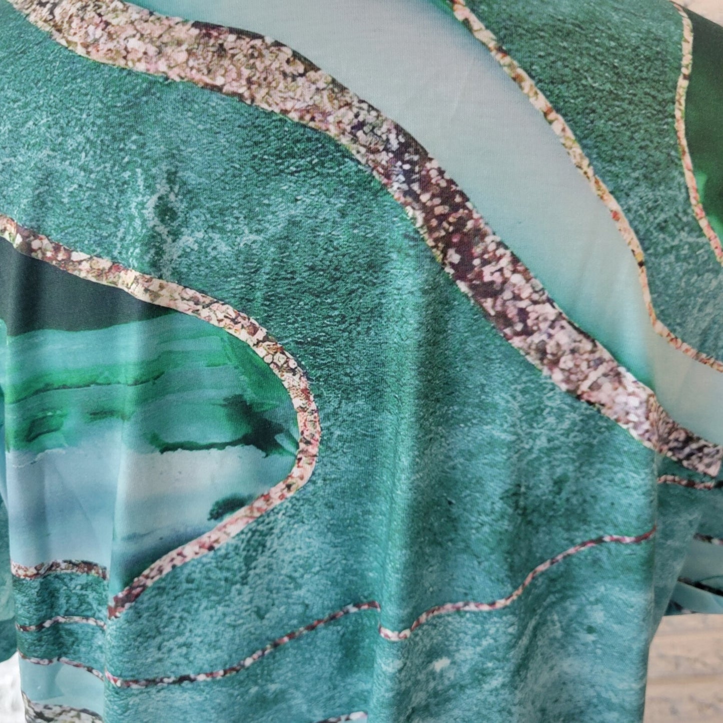 Womens Top 2XL Plus Tee Short Sleeve Green Watercolor Poly Blend Comfy Casual