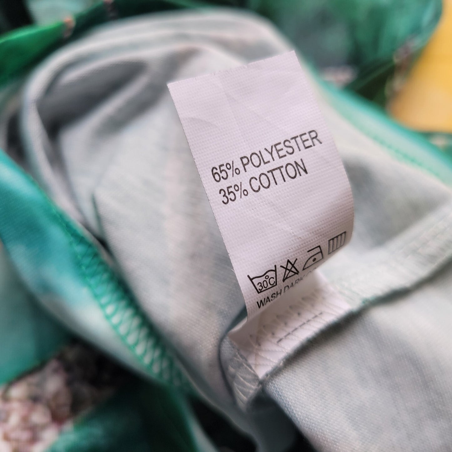 Womens Top 2XL Plus Tee Short Sleeve Green Watercolor Poly Blend Comfy Casual