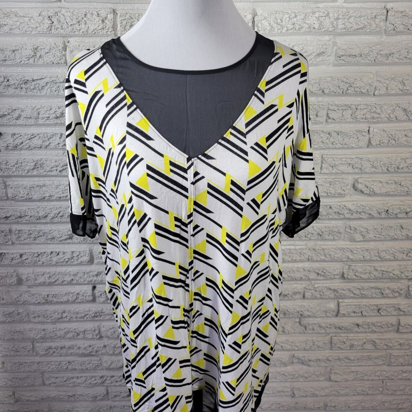 Worthington Womens Top Extra Large Back Zip Chiffon Hem Casual Yellow Geometric