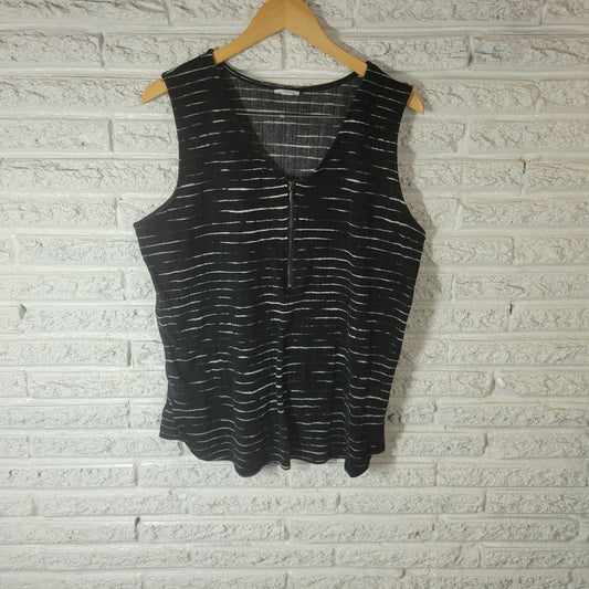 Lularoe Women Top Extra Large XL Sleeveless Quarter Zip Black Animal Print Comfy