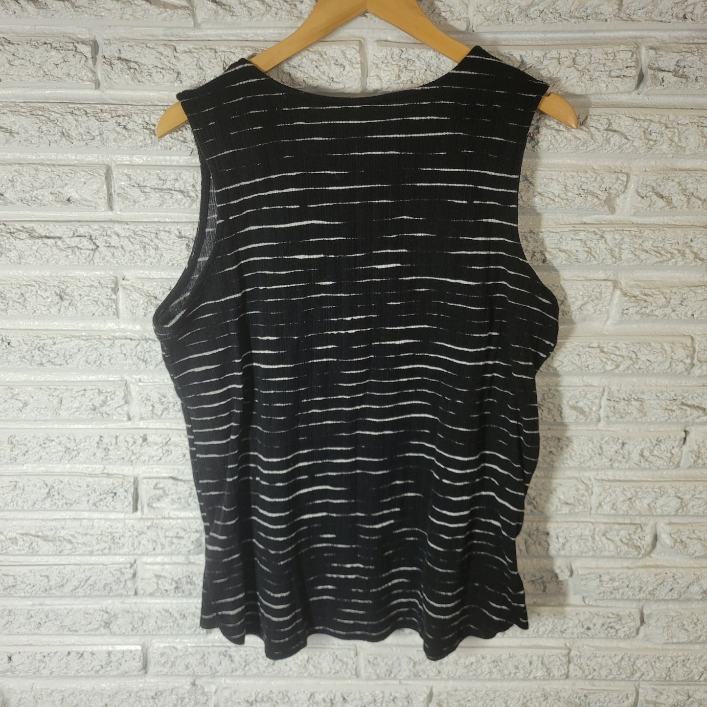 Lularoe Women Top Extra Large XL Sleeveless Quarter Zip Black Animal Print Comfy