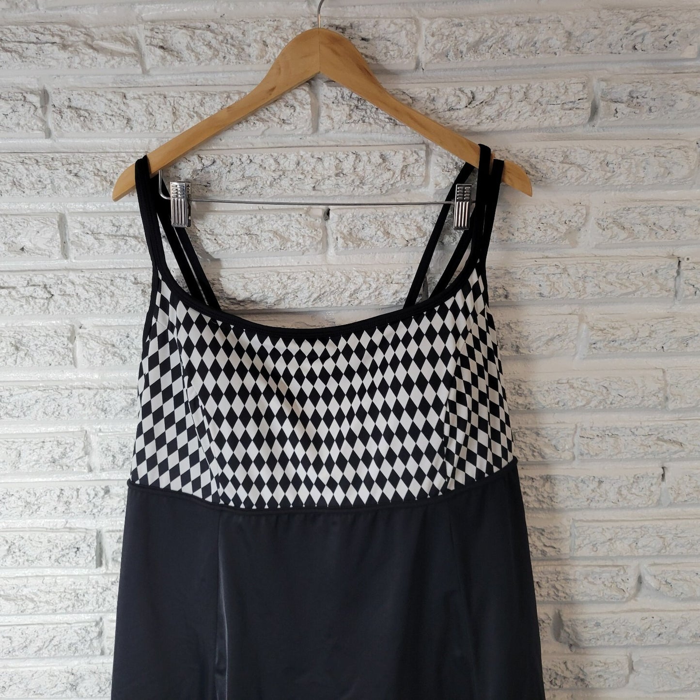 Inches Away Women 24W Plus Size Swimsuit Black Geometric One Piece Skirted Swim