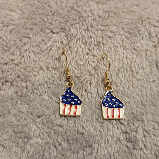 Fourth of July Patriotic Womens Earrings One Piece USA Flag Cupcake Hanging