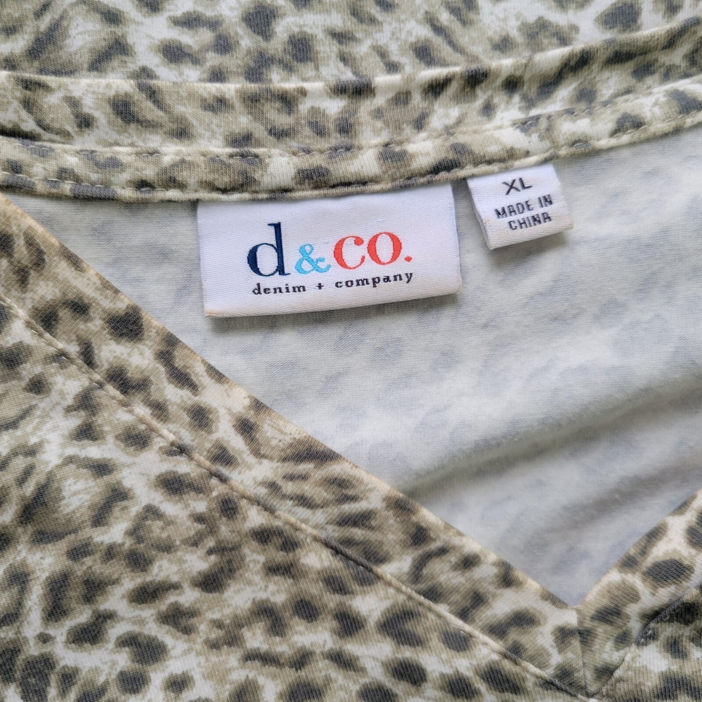 Denim Co Womens Top Extra Large Tee 3/4 Sleeve Gray Animal Print Comfy Casual