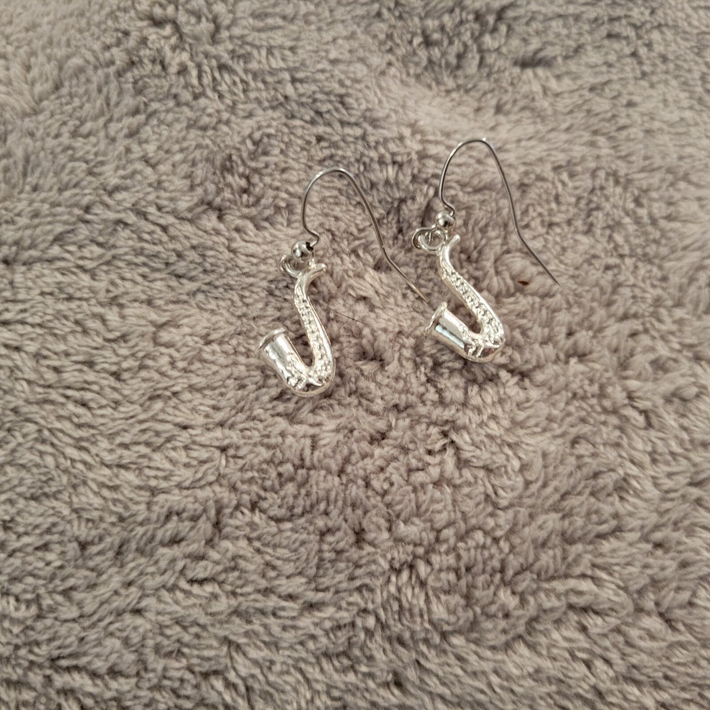 Saxophone Womens Earrings One Pair Music Silver Tone Alloy Band Orchestra Dangle