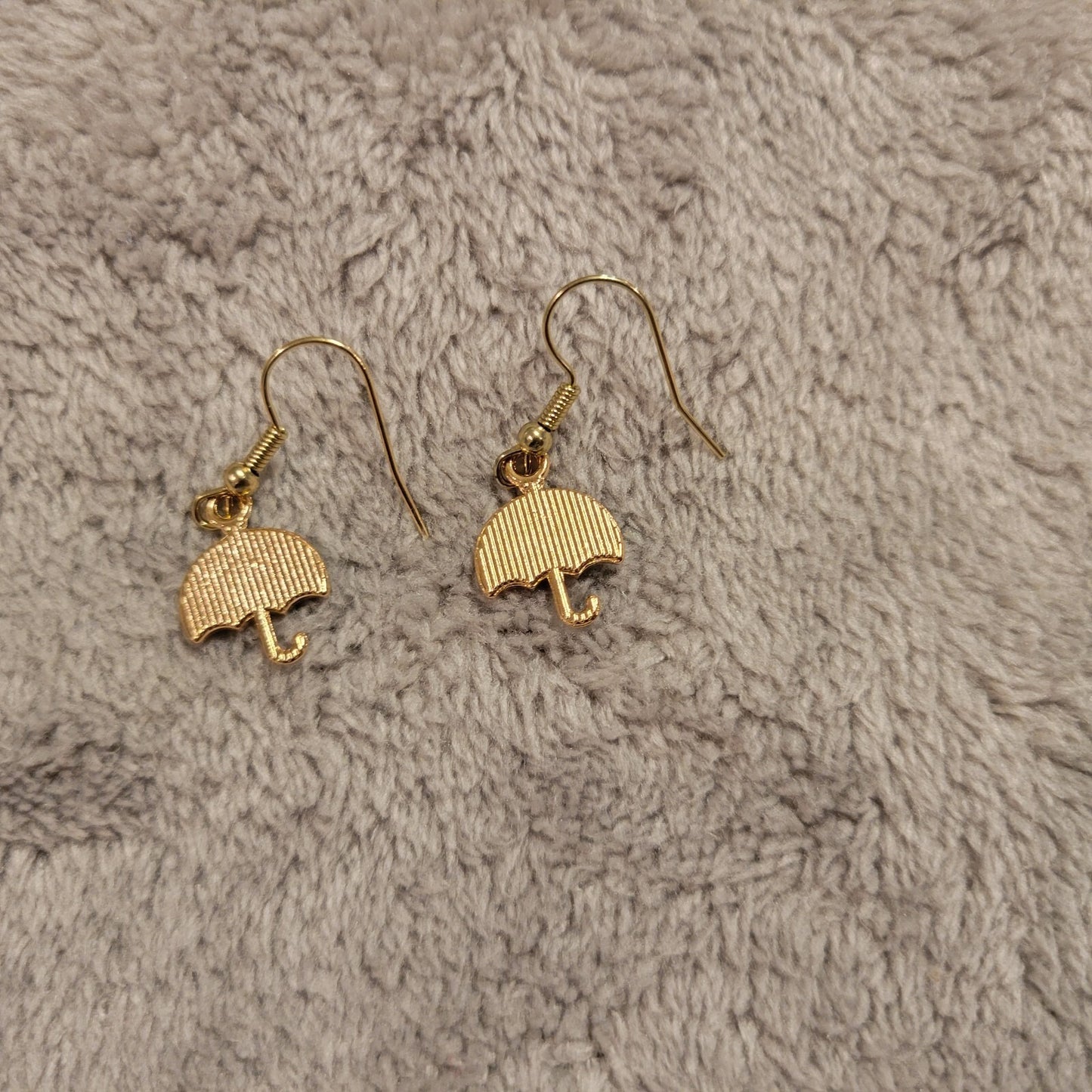 Umbrella #2 Womens Earrings One Pair Hanging Dangle Gold Tone Alloy Novelty