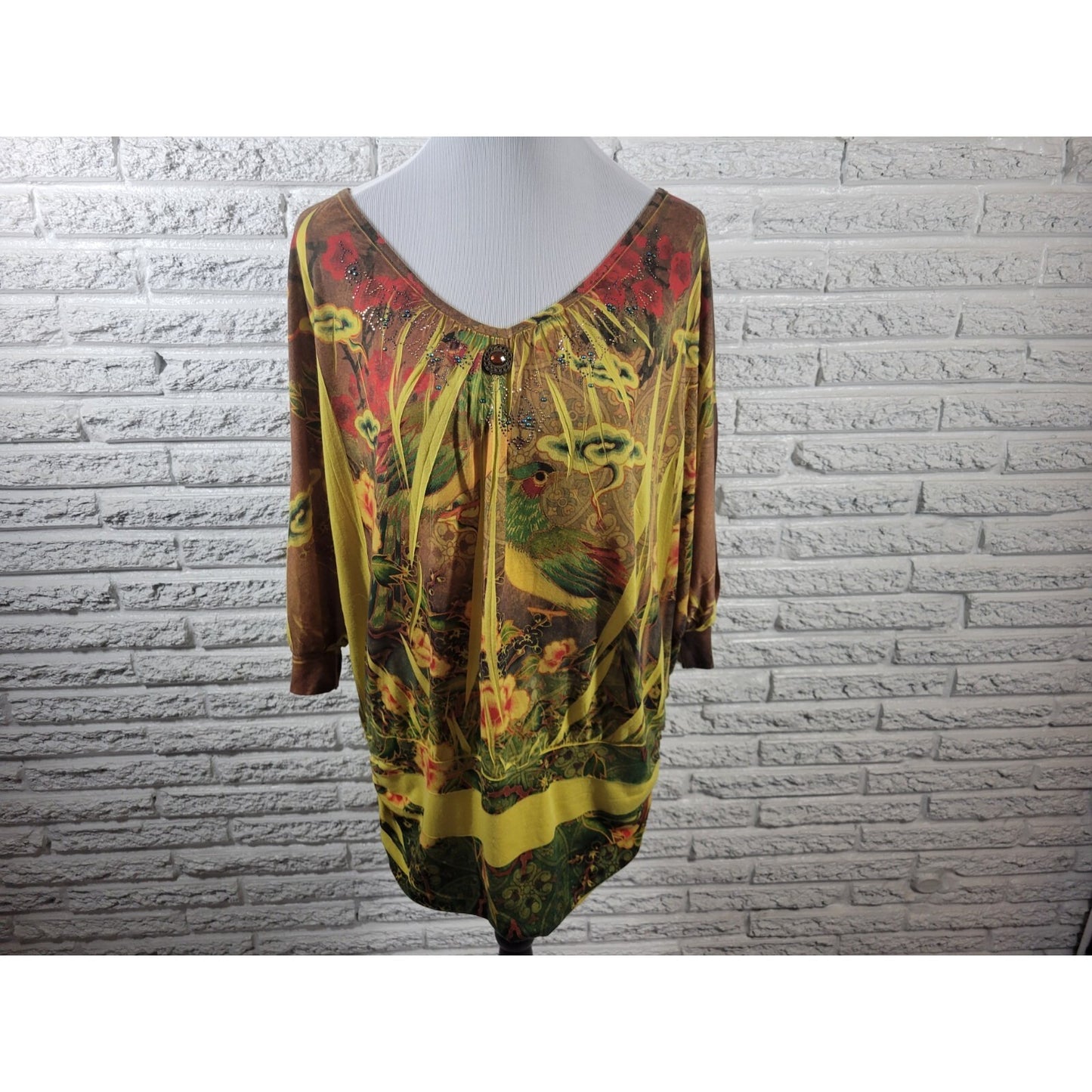 Dress Barn Women Top 1X Plus Dolman 3/4 Sleeve Yellow Floral Laser Cut Studded