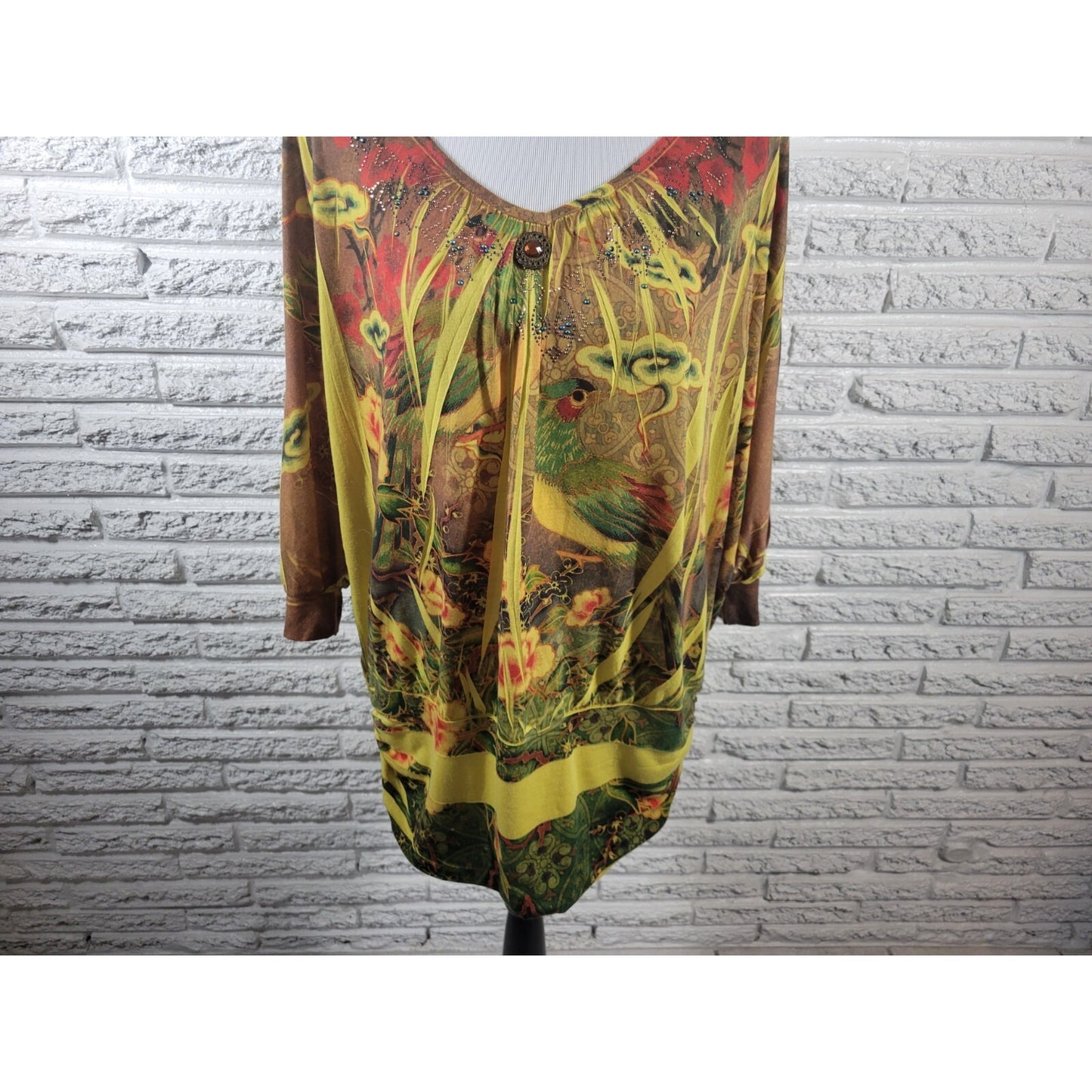 Dress Barn Women Top 1X Plus Dolman 3/4 Sleeve Yellow Floral Laser Cut Studded