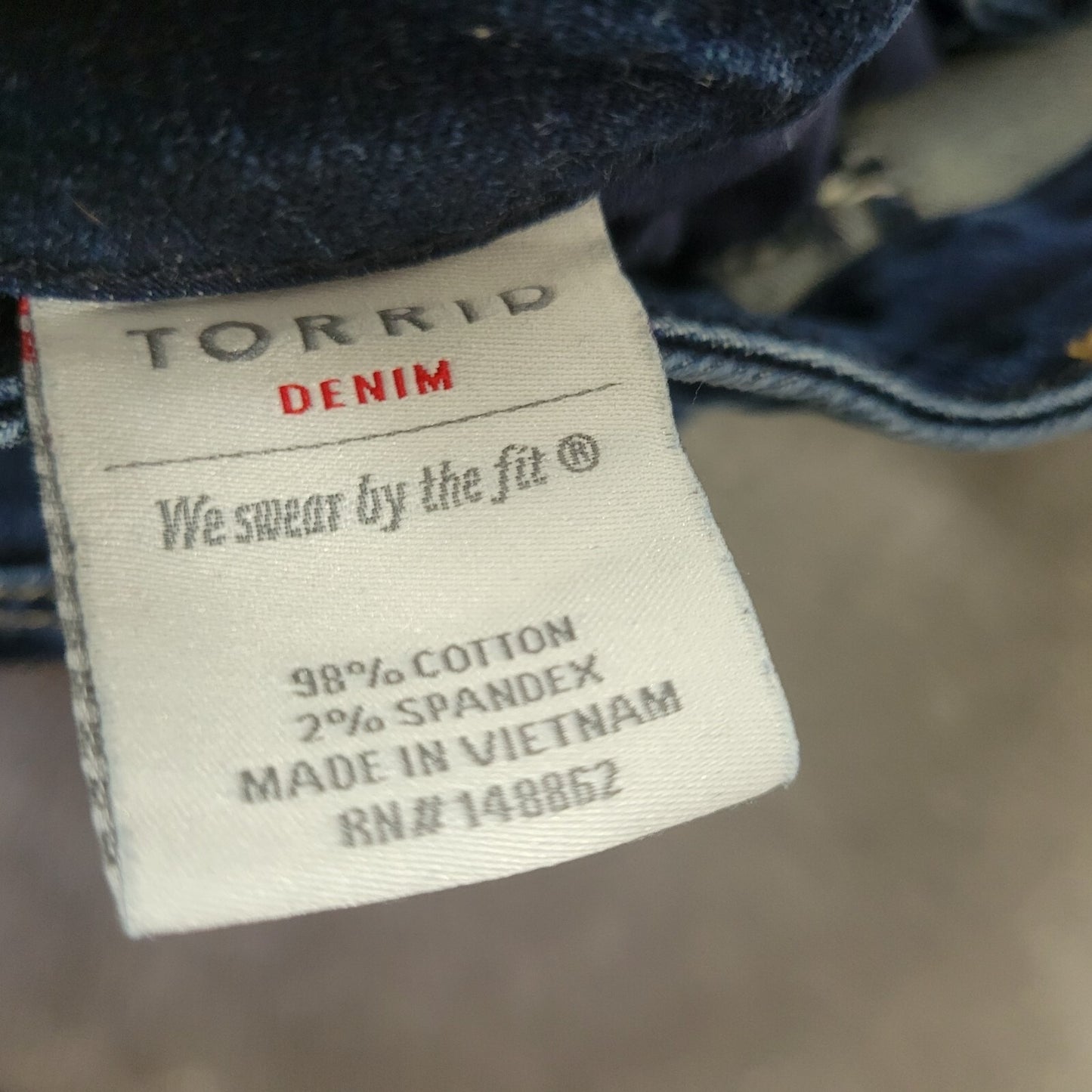 Torrid Womens Jeans 28XS 28XP Boot Cut Dark Blue Denim Wash Zip Comfort Waist