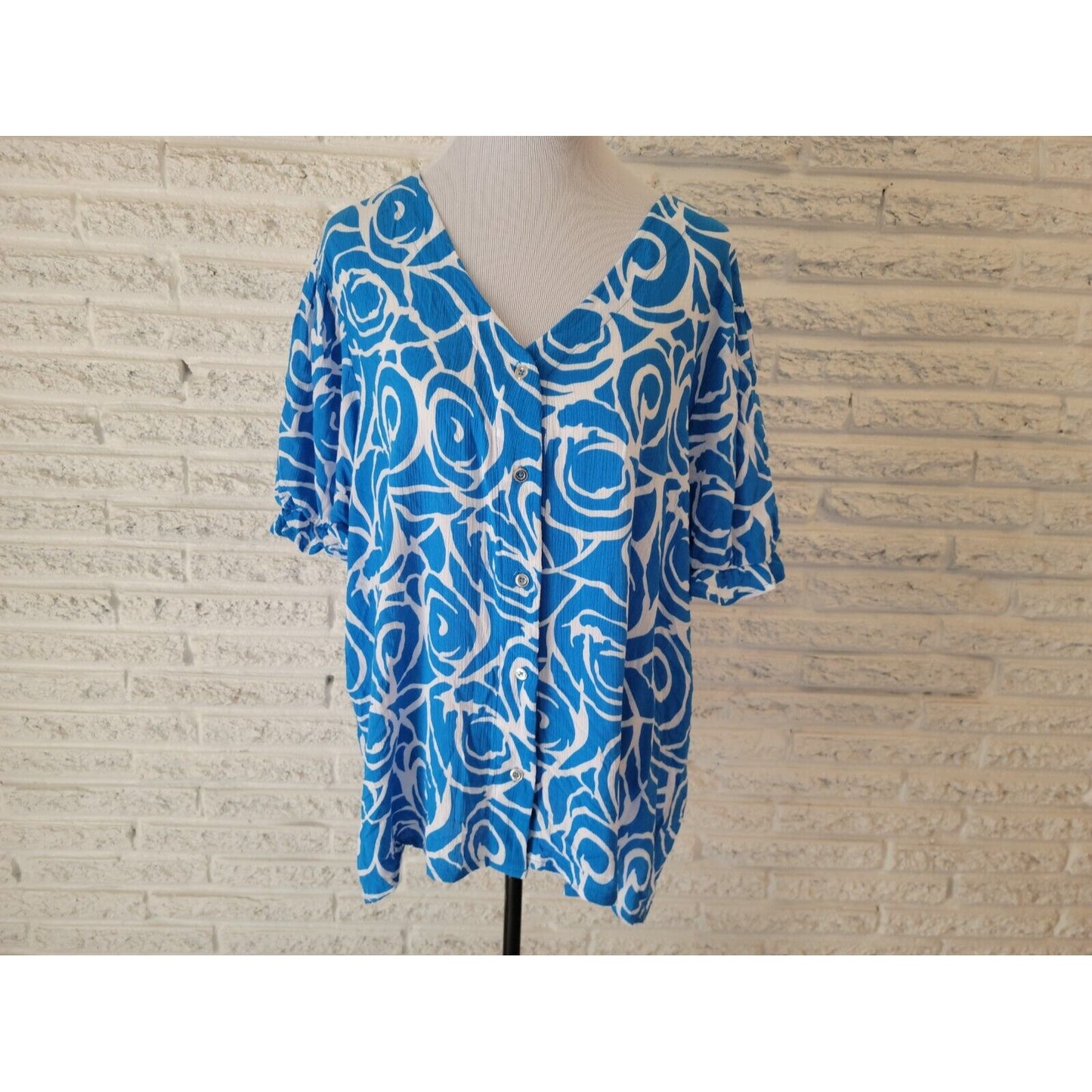 Coral Bay Womens Top 1X Plus Button Ruffle Short Sleeve Rayon Blue Geometric