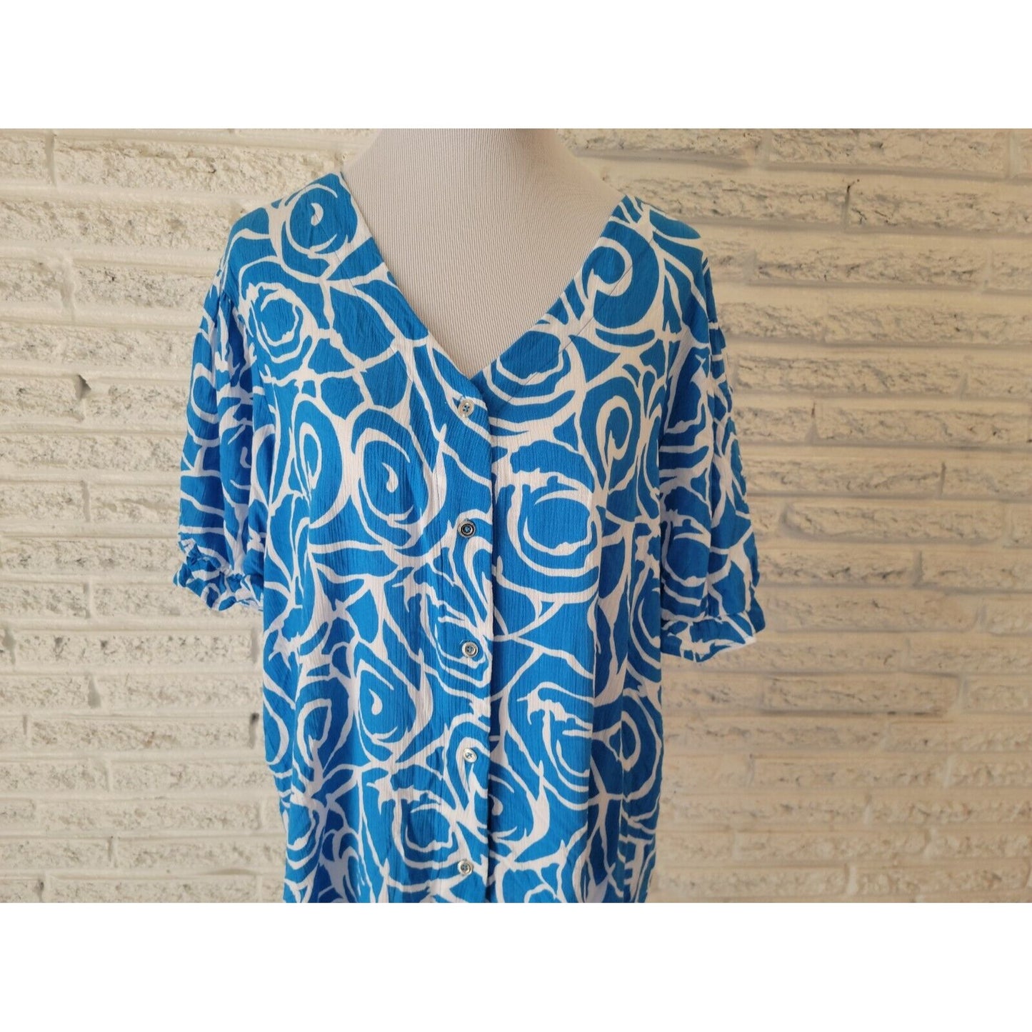 Coral Bay Womens Top 1X Plus Button Ruffle Short Sleeve Rayon Blue Geometric