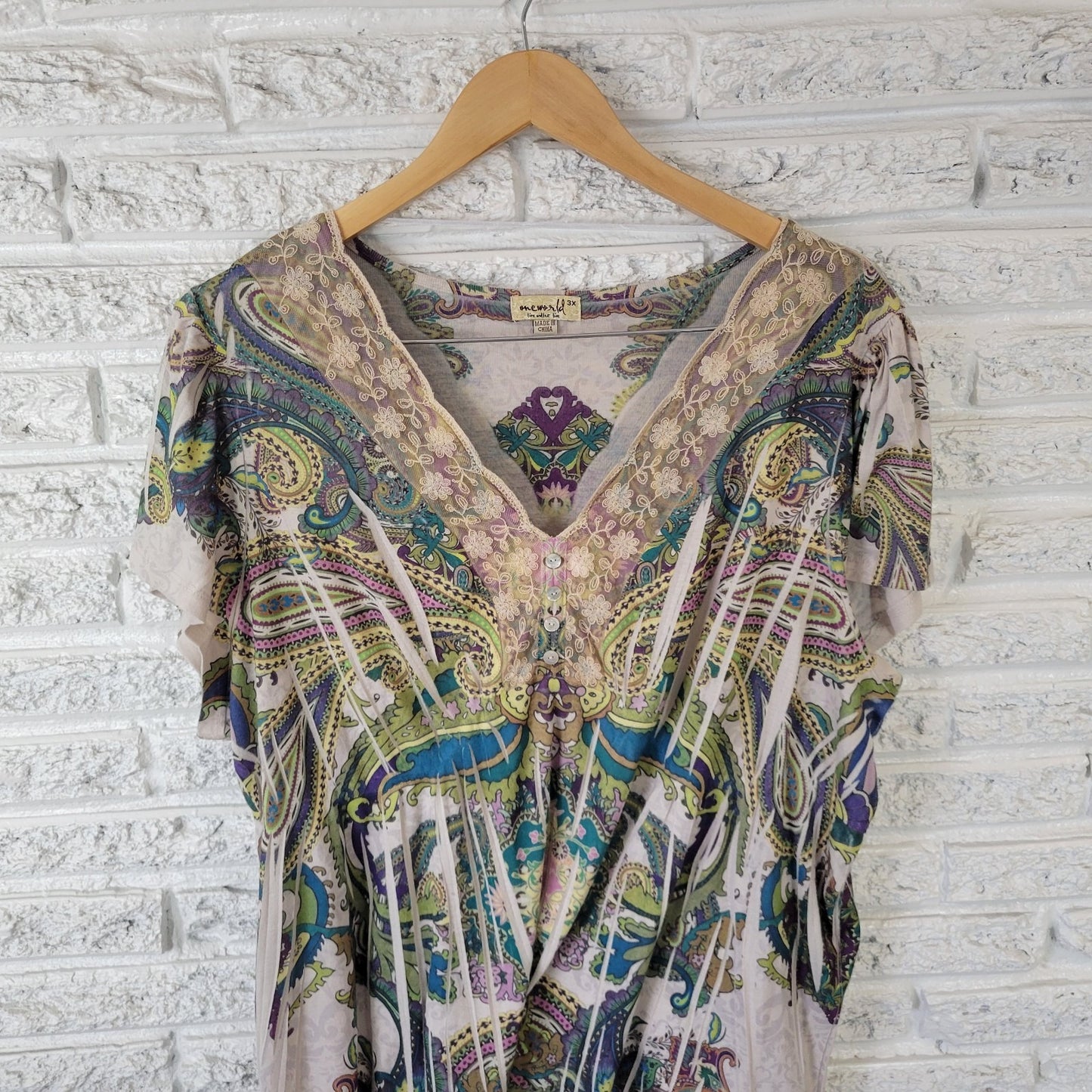 Live Let Live Womens Top 3X Plus Cap Sleeve Green Paisley Lace Trim Laser Cut