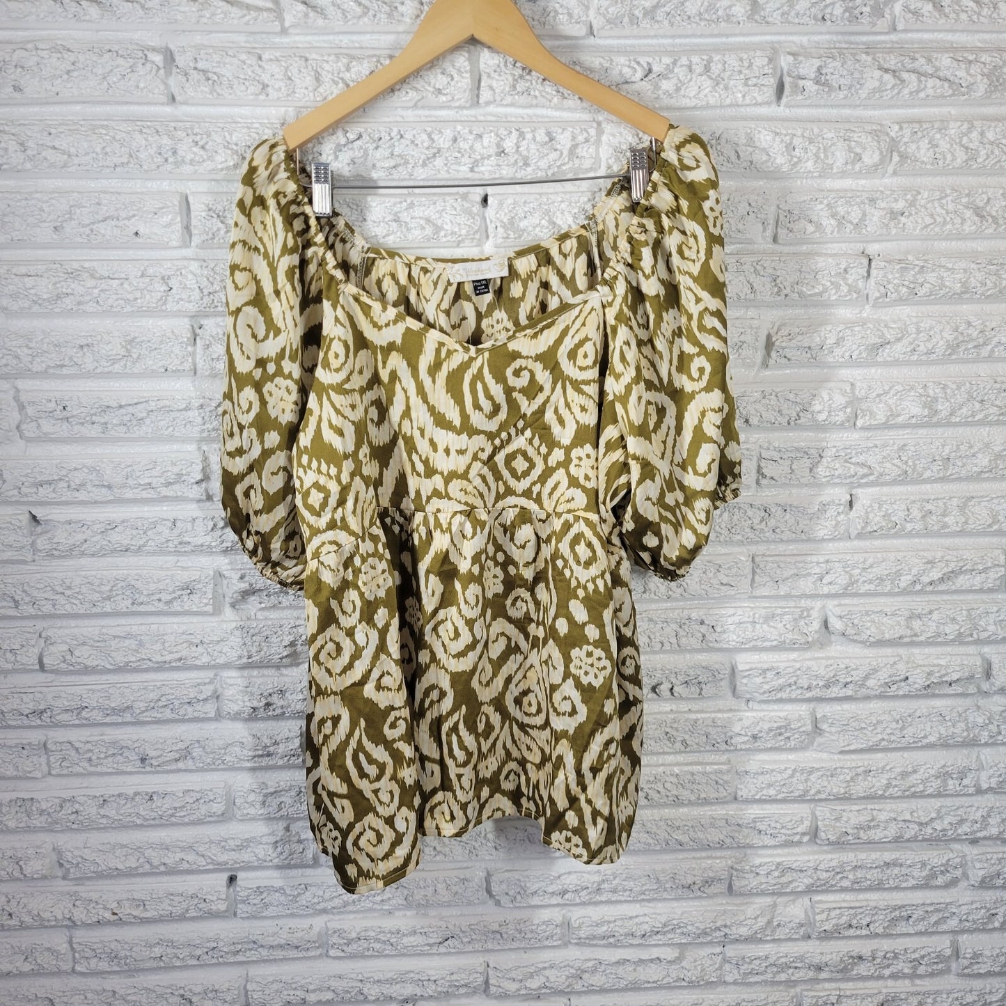 Suzanne Betro Women's 1XL Gold Abstract Party Print V-Neck Puff Sleeve Blouse