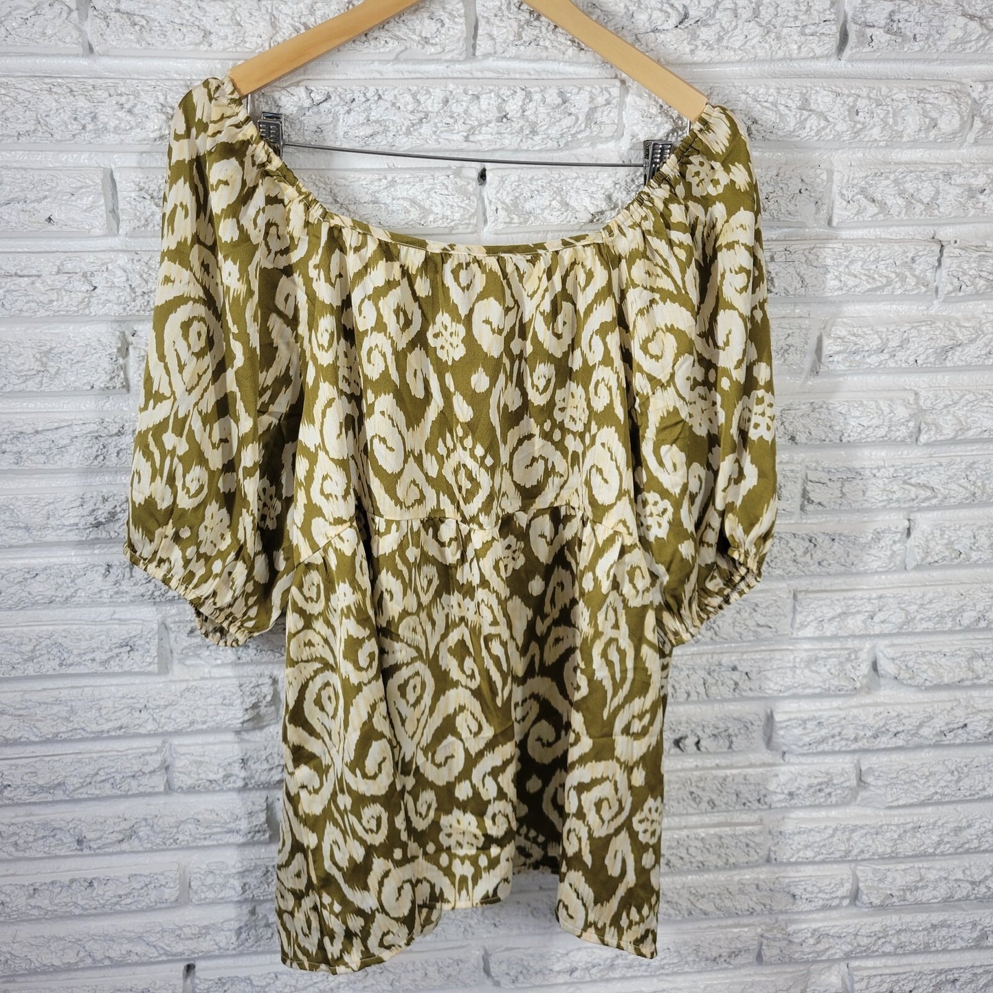 Suzanne Betro Women's 1XL Gold Abstract Party Print V-Neck Puff Sleeve Blouse