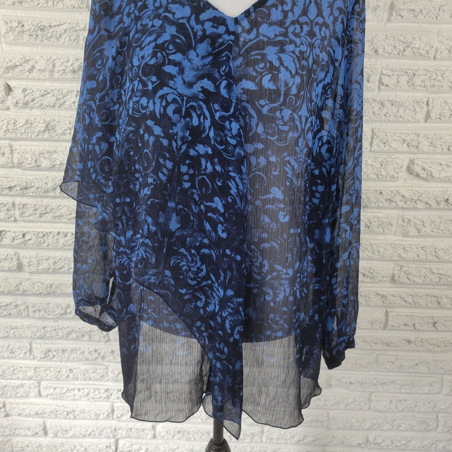 Catherines Womens Top 0X Plus Long Sleeve Blue Floral Sheer Crinkle Crepe Career