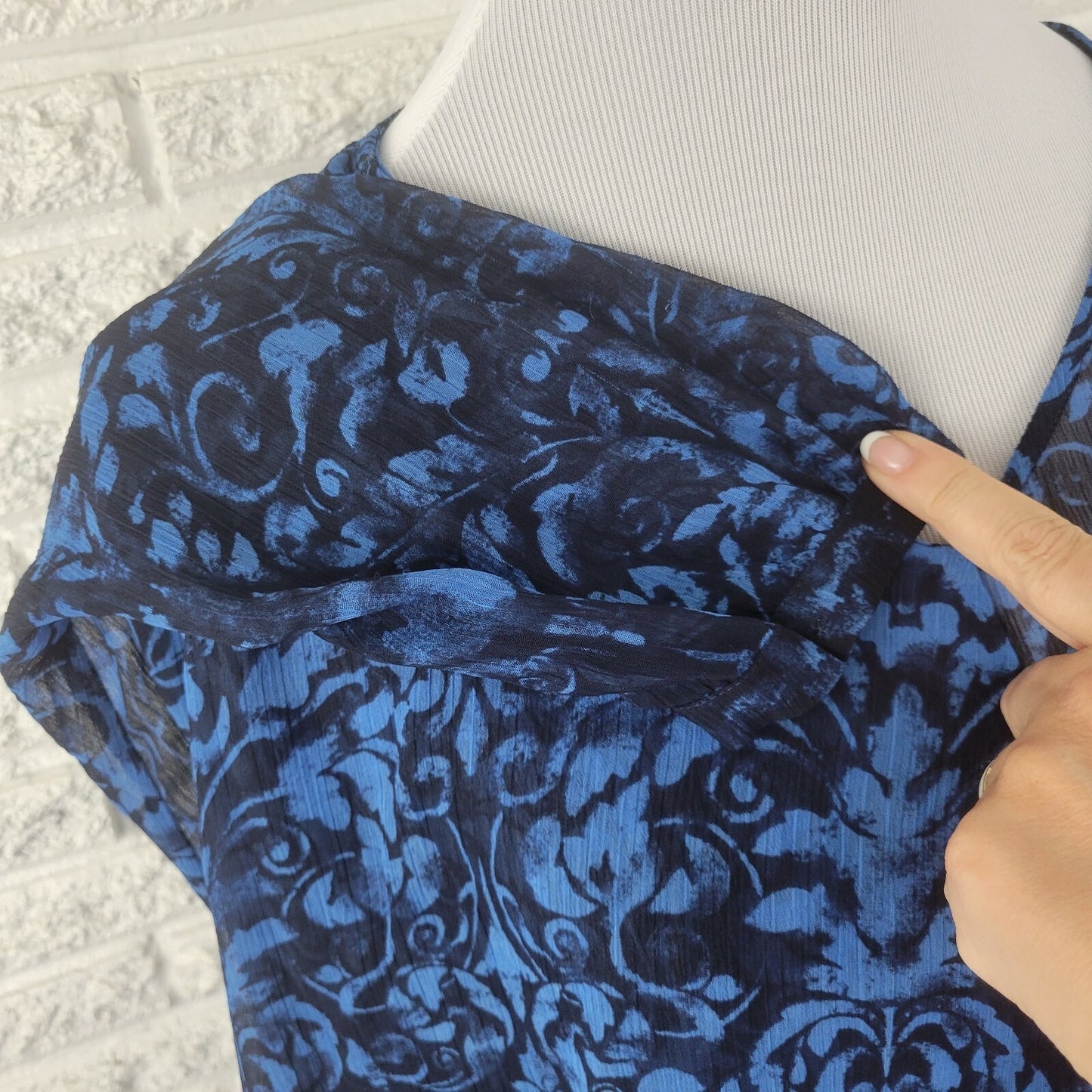 Catherines Womens Top 0X Plus Long Sleeve Blue Floral Sheer Crinkle Crepe Career