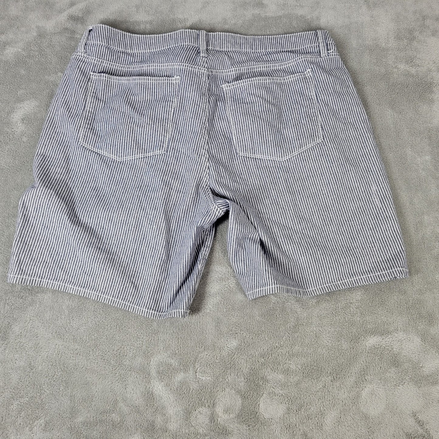 Lee Riders Womens Shorts 18M Gray White Stripe Zip Fly Cotton Blend Lightweight