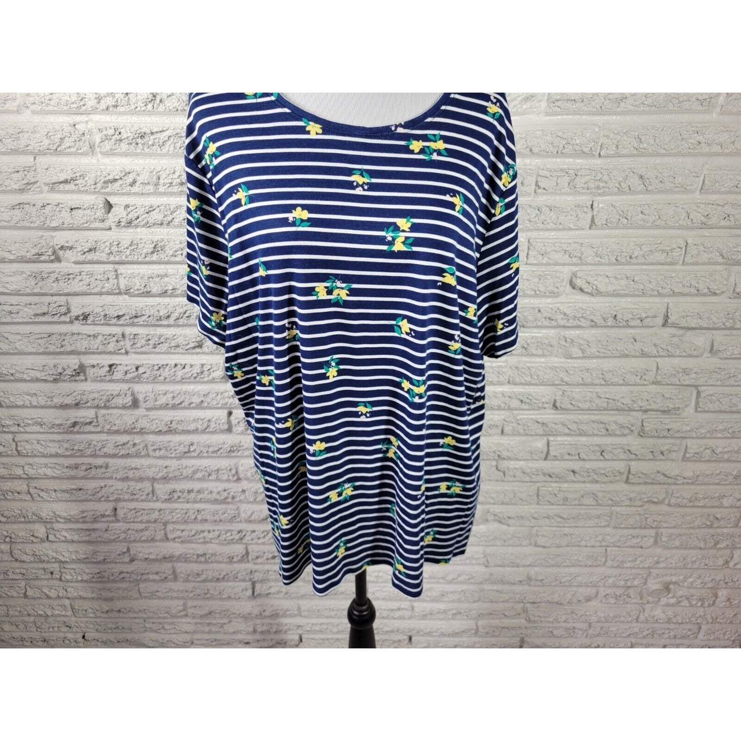 Croft Barrow Womens Top 3X Plus Tee Short Sleeve Blue Floral Stripe Cotton