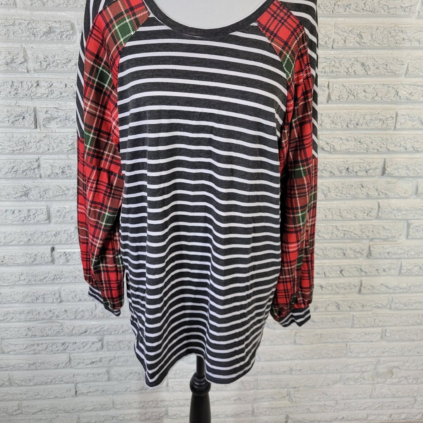 Southern Stitch Women Top XXL Plus Tee Tunic Raglan Sleeve Red Plaid Lightweight