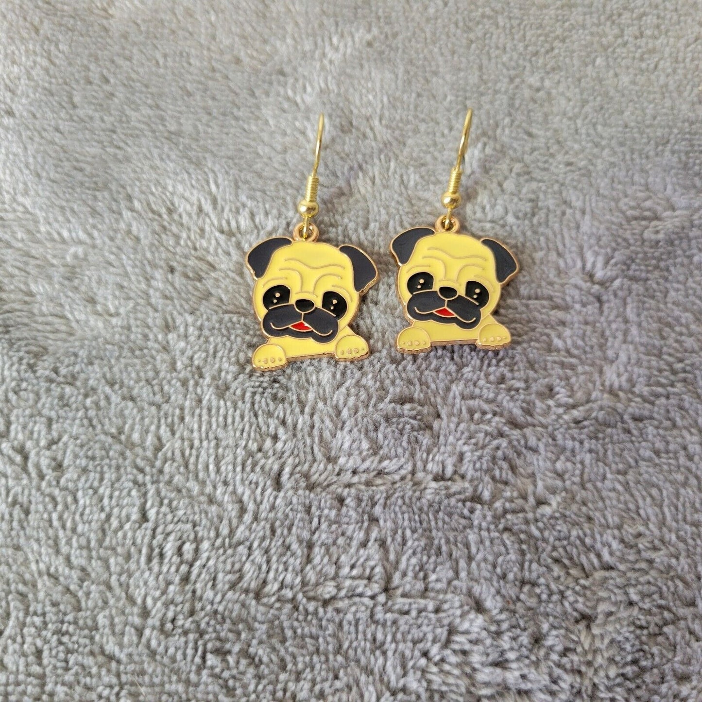 Bull Dog Dogs Puppies Earrings One Pair Gold Tone Dangle Fish Hook Novelty Fun