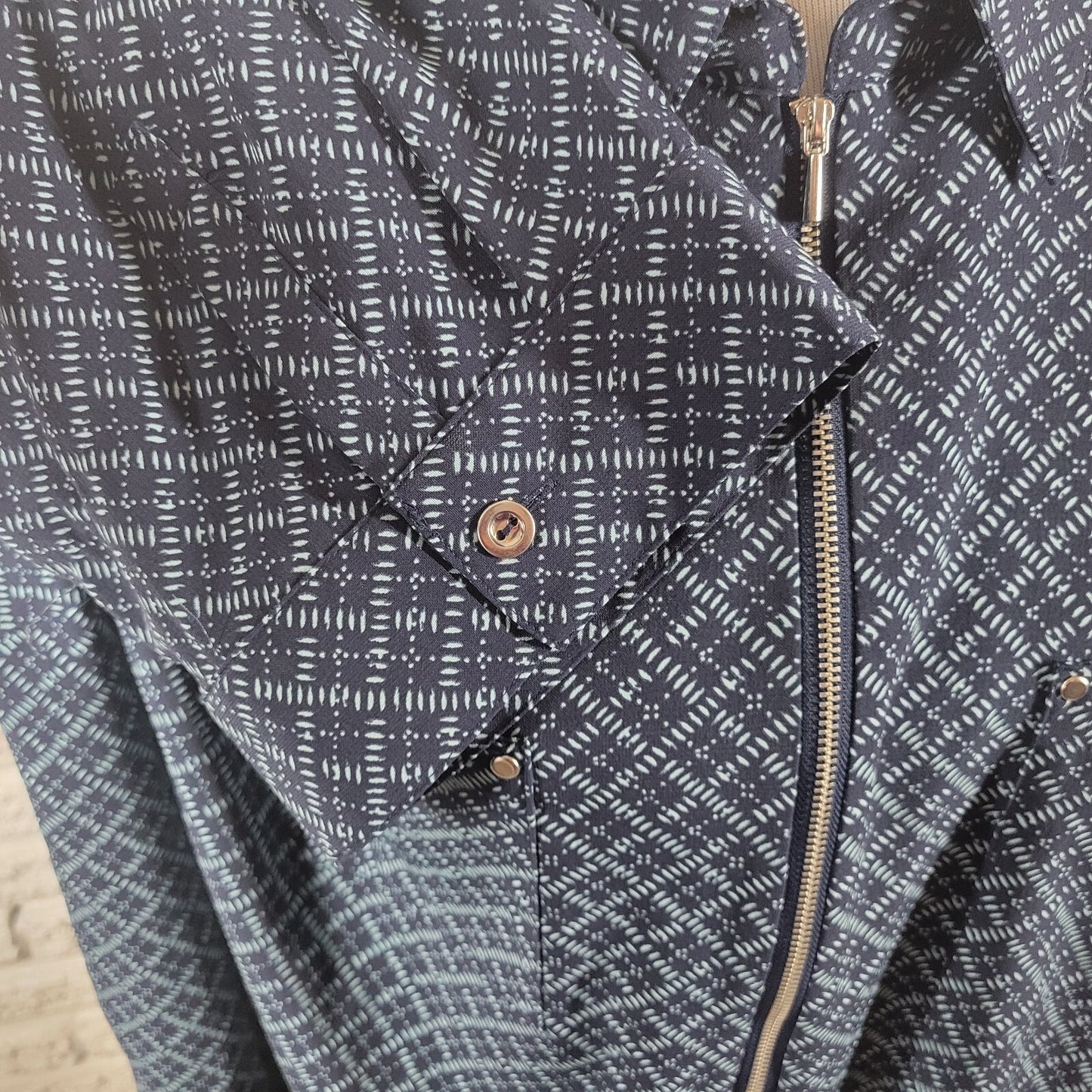 Catherines Plus Size 2X Blue Geometric Top 3/4 Sleeve Quarter Zip