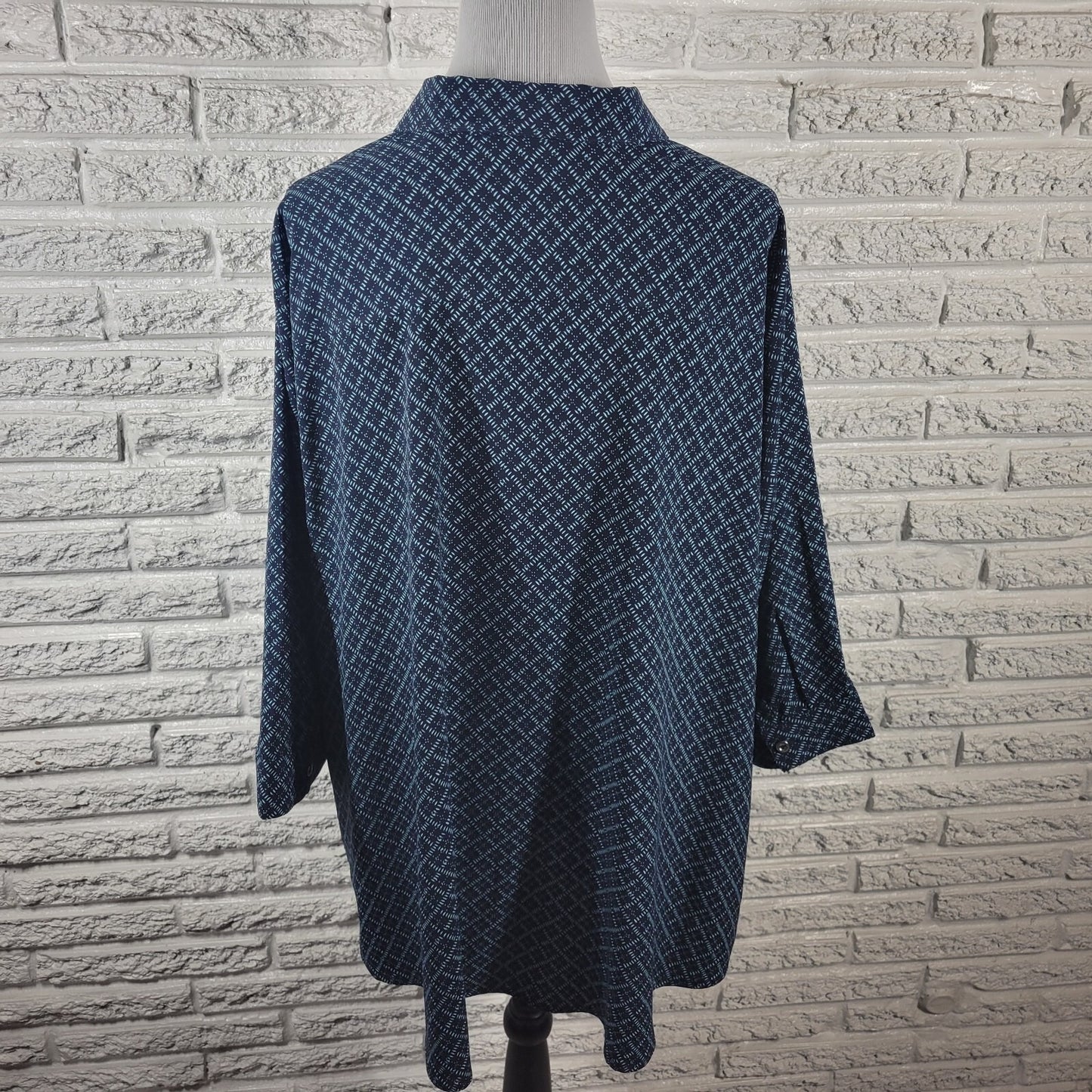 Catherines Plus Size 2X Blue Geometric Top 3/4 Sleeve Quarter Zip