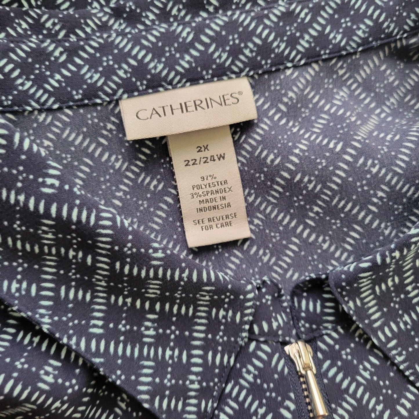 Catherines Plus Size 2X Blue Geometric Top 3/4 Sleeve Quarter Zip