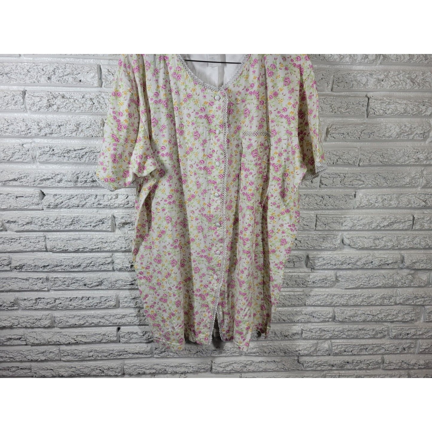 Secret Treasures Women Robe 2X Plus Short Sleeve Button Pink Floral Lightweight