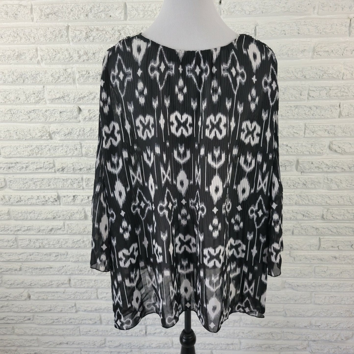 Avenue Women's Plus Size 26/28 Black Geometric Sequin 3/4 Sleeve Sheer Lace Top