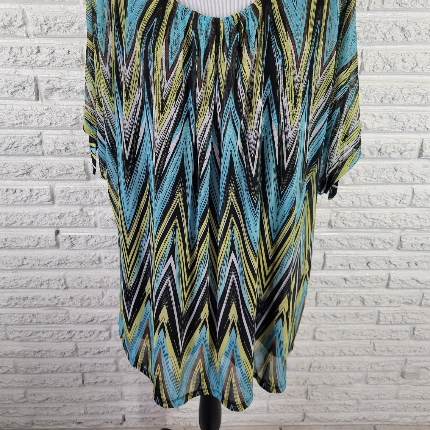 Catherines 2X Plus Size Tunic Top Blue Green Zig Zag Sheer Tied Sleeve Stretch